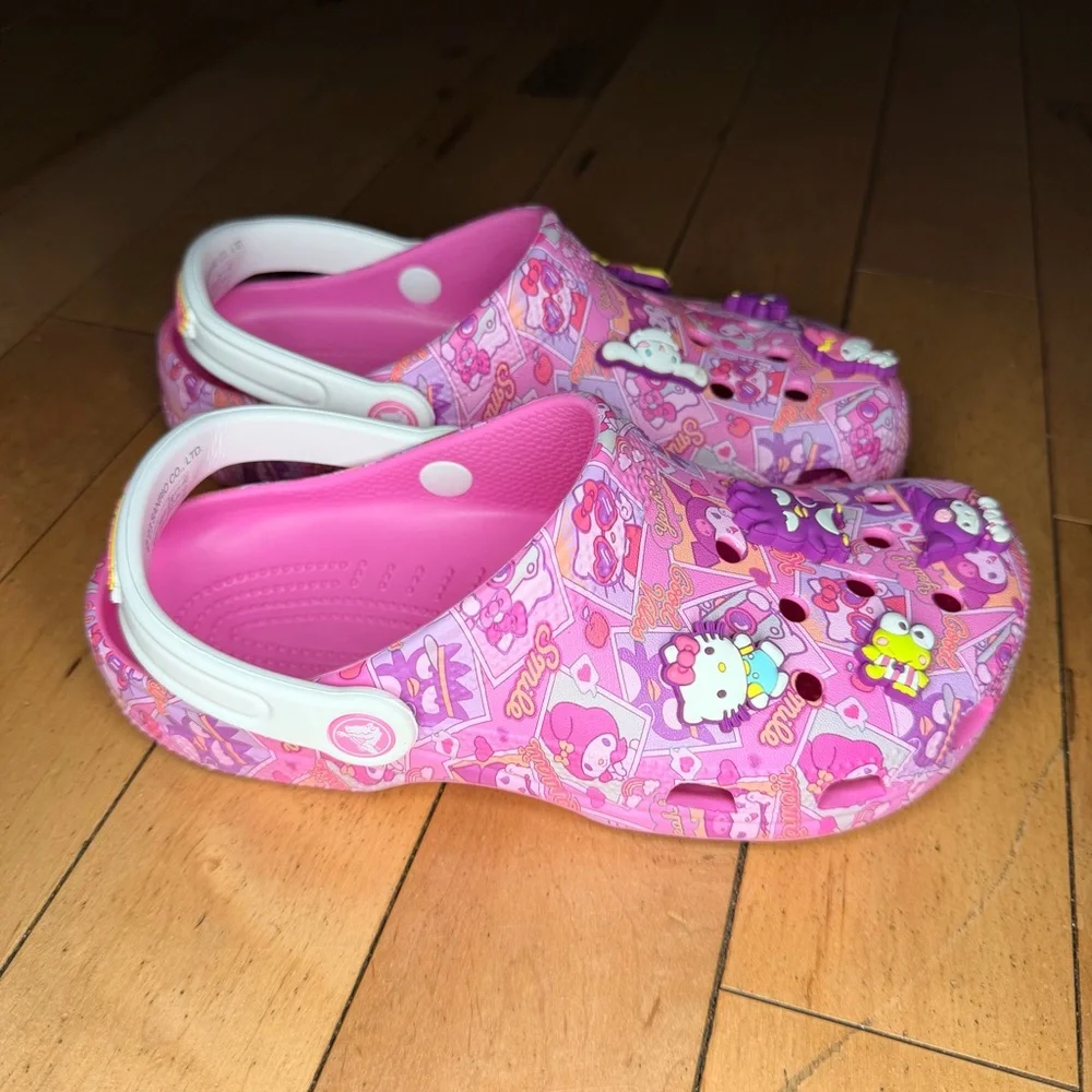 CROCS X HELLO KITTY CLOGS WOMENS SIZE - Picture 1 of 8